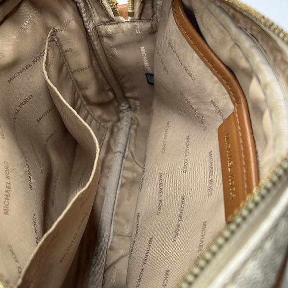 Michael Michael Kors Jet Set White Brown Logo Zip Camera Crossbody Bag - Picture 11 of 13